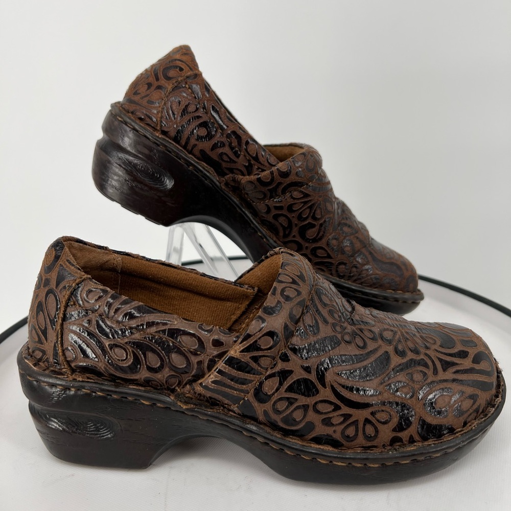 BOC‎ BORN CONCEPT BROWN LEATHER PEGGY CLOGS